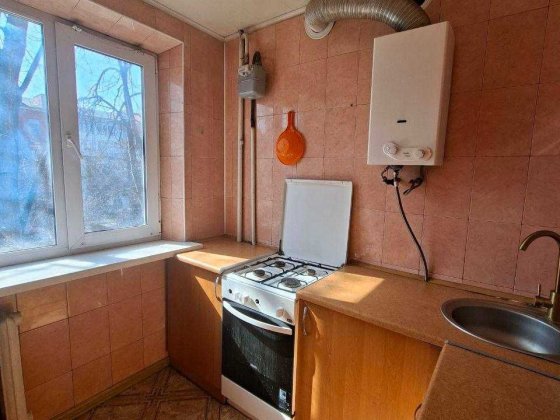 Продаж 3к квартира трьохкомнатная  середній поверх МЕГАМОЛ Вінниця