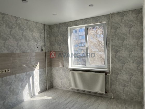 Двукімнатна квартира на 2-му поверсі з ремонтом Черкассы