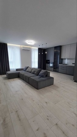 Трикімнатна новобудова з якісним ремонтом - фото 1