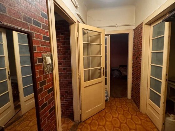 Продаж 3 кімнатної квартири Продається 3 кім старий фонд Центр Черновцы