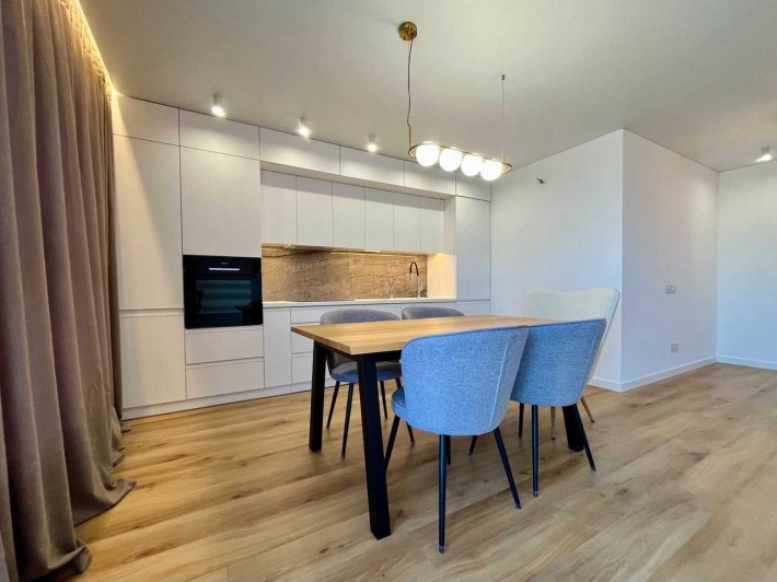 ПРОДАЖ просторої 2-кімнатної квартири з ремонтом (Всі ДЕРЖ.ПРОГРАМИ) - фото 1