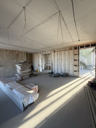 Продаж пентхауса з двома підземними паркінгами - фото 1