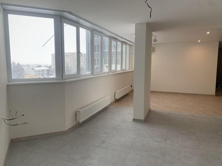 Ексклюзивна 3-кімнатна квартира 135 м² у новобудові в центрі Черкас - фото 1