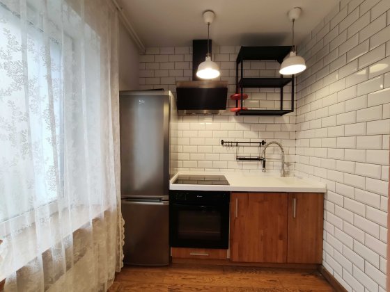 Продам 3х кімнатну квартиру, цегляний будинок, метро Мінська 3 хв