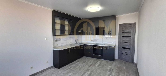 Продам 3-кімнатну квартиру з новим ремонтом на вул. Юрія Пасхаліна, 17 - фото 1
