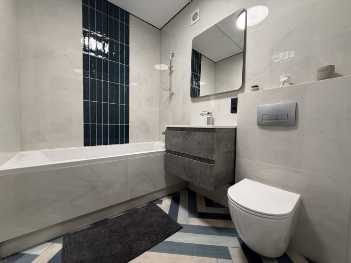 Продаж квартири з сучасним ремонтом - фото 1