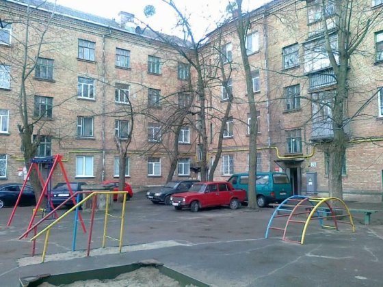 Продам 1/6 частину квартири Київ