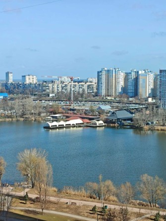 Продаж видової 2-кімнатної квартири вул. Драгоманова 1-Г. Власник! - фото 1
