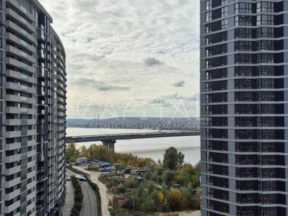 ТЕРМІНОВИЙ ПРОДАЖ однокімнатної квартири. ЖК Зарічний. метро Славутич