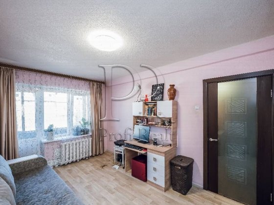 Без комісії! 1 кімнатна квартира Воскресенка/Сірожупанників 30/Сєрова Київ