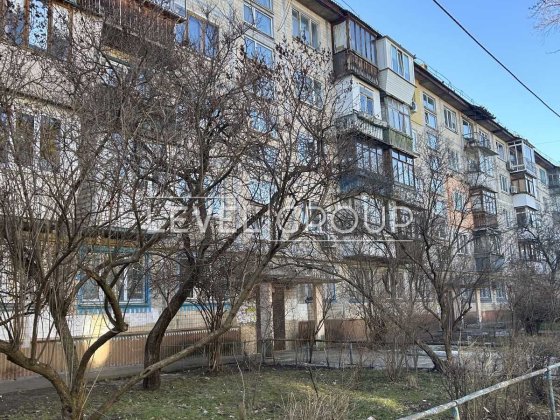 Продам 1-к квартиру Воскресенський проспект (Перова бульв.),40б Киев