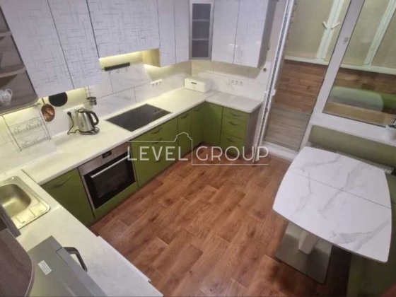 Простора 3-кімнатна 95 м² біля озера, з ремонт, Голосіївський район Київ