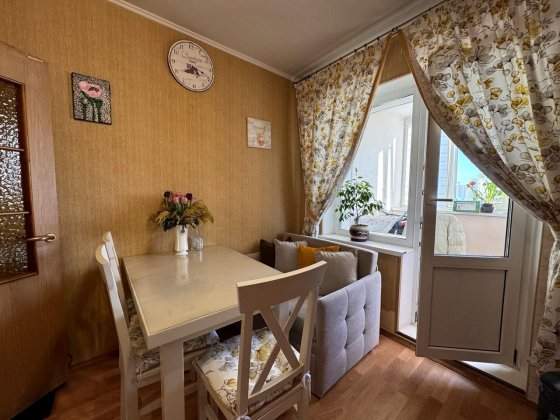 Чудова 1-к квартира 45 м² з ремонтом вул. Лісківська 28-А Киев