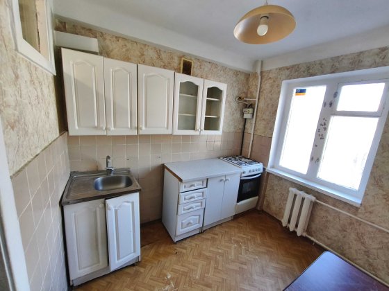 Продаж (2кім=39,2м) квартири пр-т. Голосіївський 122к3 метро 10хвилин Київ