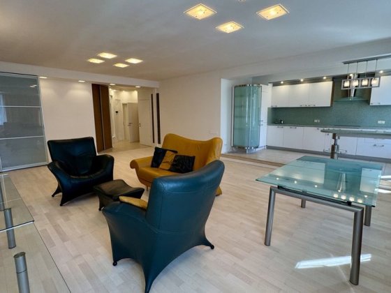 Продаж 3к квартира в історичному центрі 140кв м , вул Назарівська  7б Київ