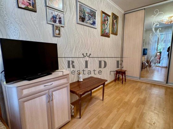 Продаж 1 к квартири  ремонт, меблі Троещина Милославська 23А без %