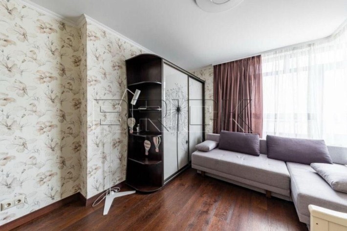 Продаж видової 3-к квартири 97 м² у Голосіївському районі, пр-т Науки - фото 1