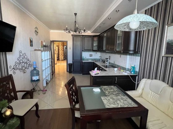 Простора 3-к квартира 112 м² з якісним ремонтом вул. Данькевичa 14 Київ