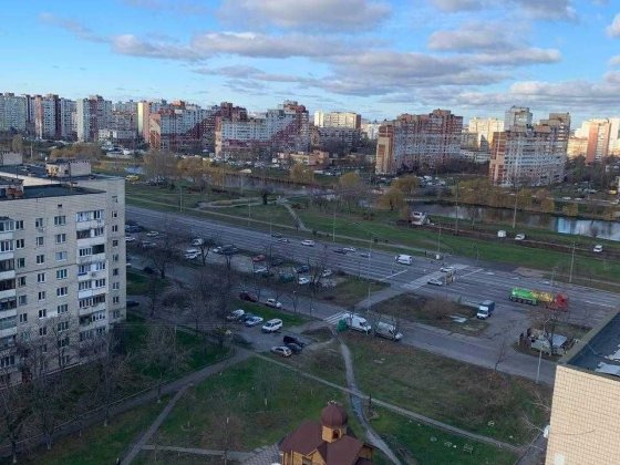 Тепла та видова квартира під ремонт Райдужний Шухевича Ватутіна 28А Київ