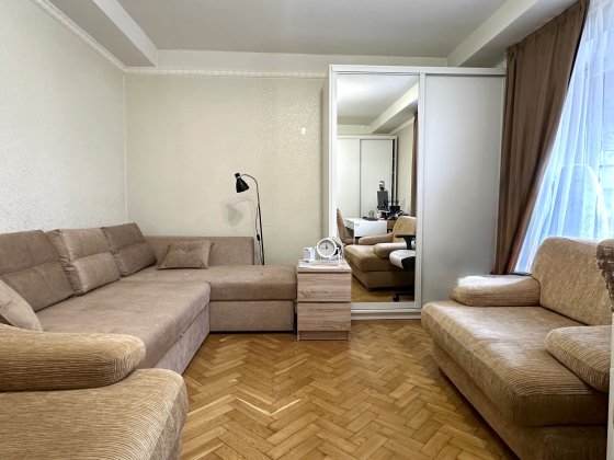 Без комісії. Продаж 1к. квартири 41 м2 біля метро Палац Україна! Центр Киев