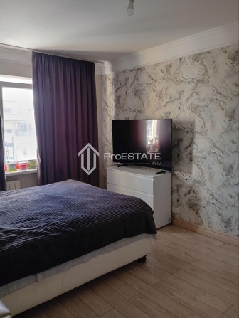 Без % Світла 2-к квартира з великим балконом біля метро Чернігівська - фото 1