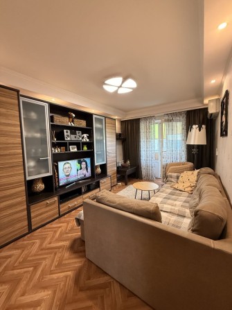 Продаж 2  кім вул Тичини Березняки  з ремонтом поруч озеро Тельбін - фото 1
