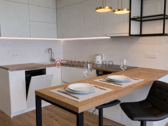 Славутич Осокорки 2-х кім квартира з якісним ремонтом