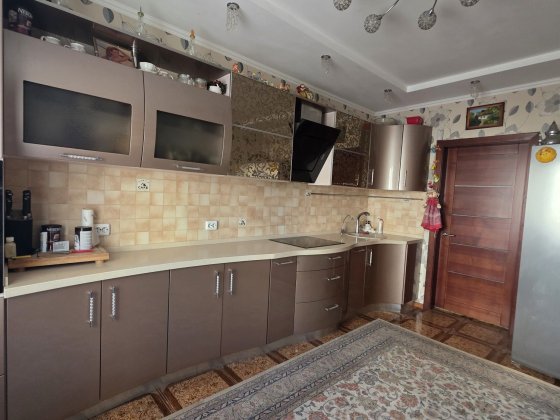 3 кімн. квартира 95  кв.м на УРЛІВСЬКІЙ Київ