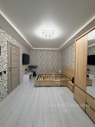 Без комісії 2 кімн біля метро Деміївська - фото 1