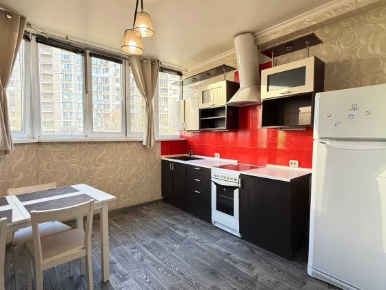 Затишна євро-двійка 53 м² на 2 поверсі вул. Пчілки 2, Київ