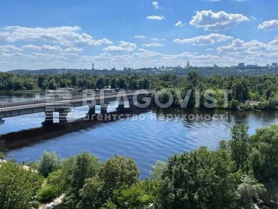 Продаж квартири Микільсько-Слобідська 3а  Сонячна Рів'єра 2к. 69 м.! Київ