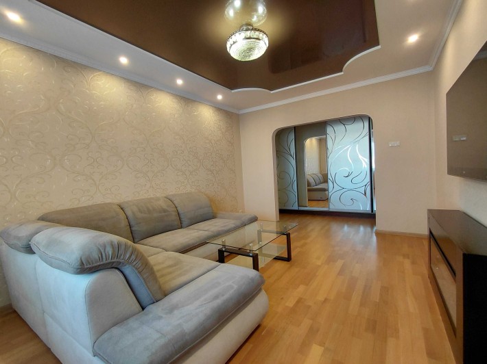 БЕЗ% ПРОДАМ 3к квартиру 71 м2 В. Івасюка 52 КАПРЕМОНТ ГАЗ Держпрогр - фото 1