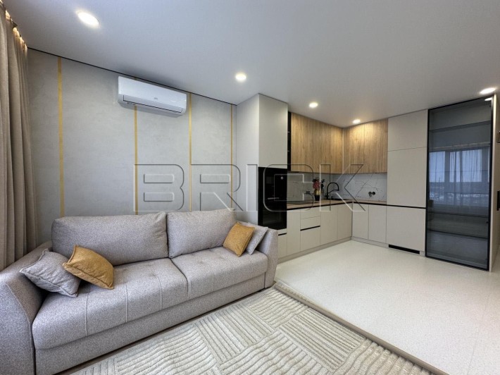 1к кв-ра ЖК Варшавський 3 Олександра Олеся 27А, 7 пов S43м² Виноградар - фото 1