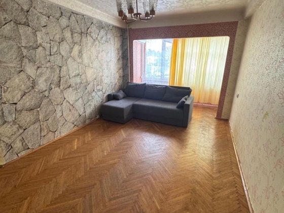 Продам 3х кімнатну квартиру Рогозівська 3а ДВРЗ Киев