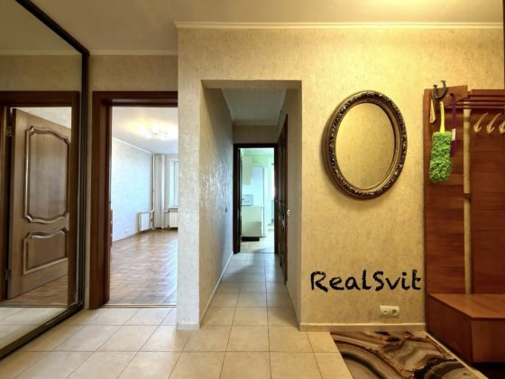 Київ. Квартира. Газ. Ліфт без світла.Простора квартира.  Власник Киев