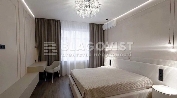 КРАЩА ЦІНА І ЛОКАЦІЯ! Антоновича.В (Горького)ЦЕНТР! 81 м.кв Ремонт! - фото 1