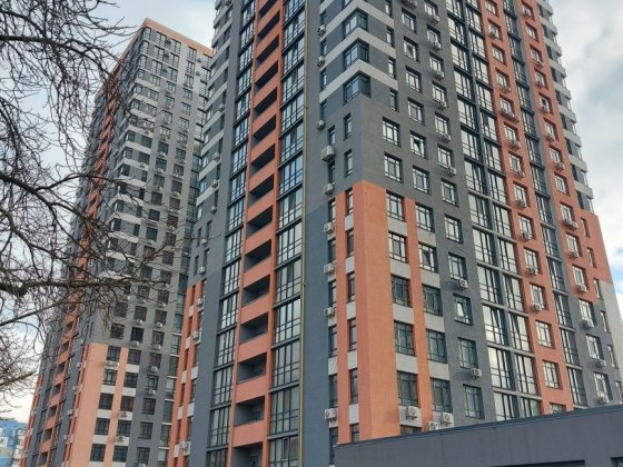 Продається 1кімнатна квартира в ЖК "Бережанський"метро Мінська Киев