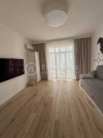 Стильна квартира в центрі Києва біля Ботанічного саду  ЖК Граф Толстой - фото 1