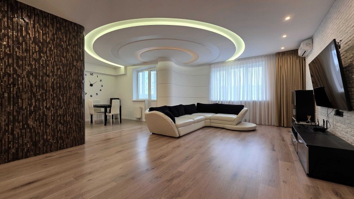 Продаж 3к квартири 120 м2 вул. Автозаводська, 29А, Оболонський р-н. - фото 1
