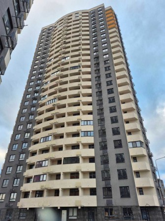 Продам 3-х кімнатну квартиру ЖК Райдужний - фото 1