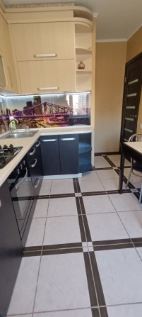 Продаж квартири 3кім.покращеного планування  в центрі міста! - фото 1