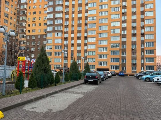 Продам велику 1к.кв в новому будинку! 45м2! Закритий двір/паркінг! Черкассы