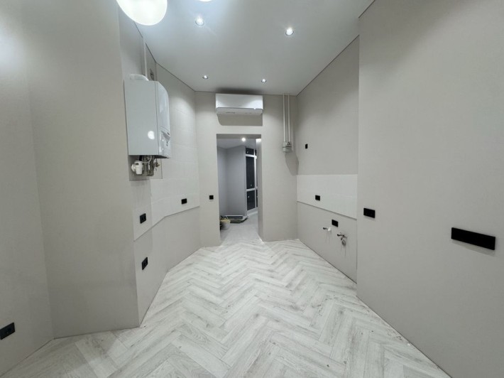 Продається 2-х кімнатна квартира в центрі міста Чернівці - фото 1