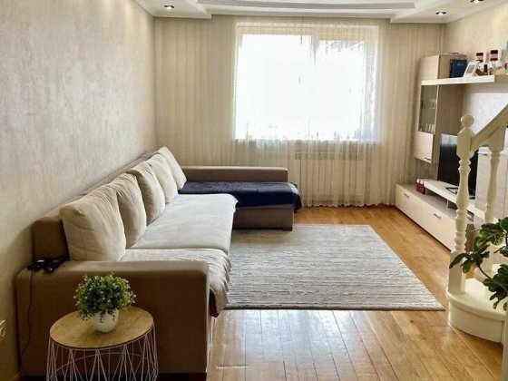 Продаж 5-ти кімнатної квартири у центрi міста Ужгород. Ужгород