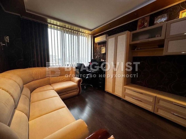 Продаж 2-кімнатної квартири 71 м Соцмістечко Дніпровський Лівий берег - фото 1