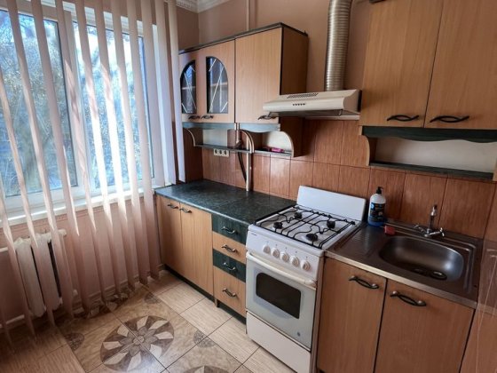 Продам 2- х кімнатну квартиру по вул. Захисників України (н-н  Рокос) Чернігів