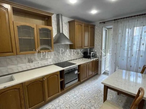 Продаж 3 кімнати Центр Антоновича  103а метро Палац Украіна Київ