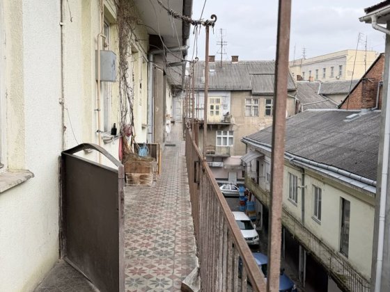 Продається велика 3 кім.квартира у центрі міста Ужгород