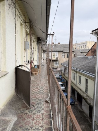 Продається велика 3 кім.квартира у центрі міста - фото 1