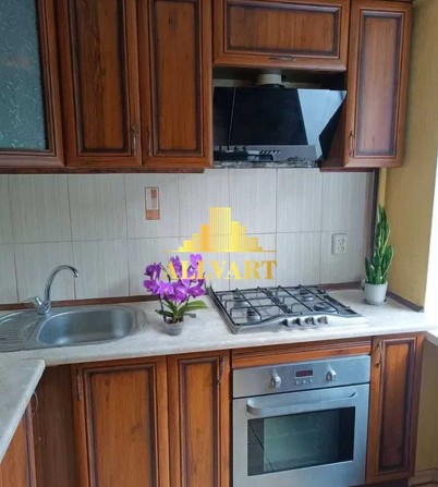 Продаж 2к квартири на Печерську вул. Є. Коновальця 15/3 - фото 1
